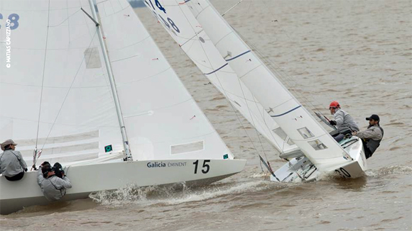 Torben Grael (starboard) and Lars Grael (port). Photo by Matias Capizzano.